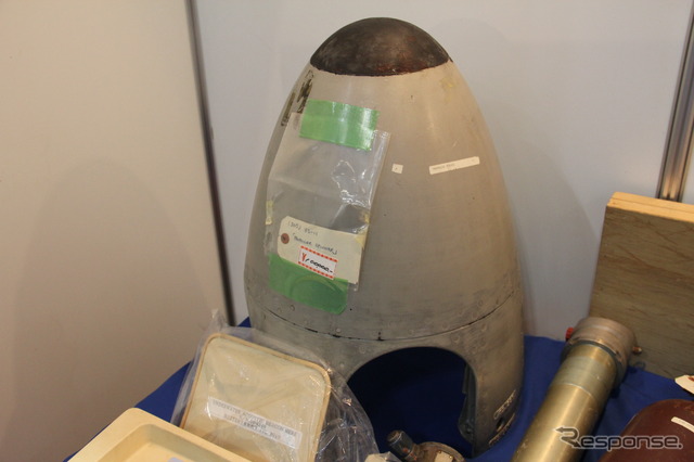 東京国際航空宇宙展2011の航空機部品マーケットではYS-11の部品をはじめ“空のお宝”が注目を集めていた