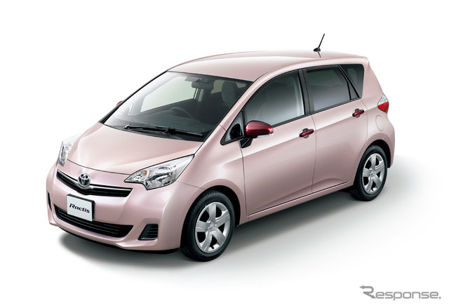 トヨタ ラクティス(写真:ミスタードーナッツとのコラボによる特別仕様車 G“SMART STOP Selection” )