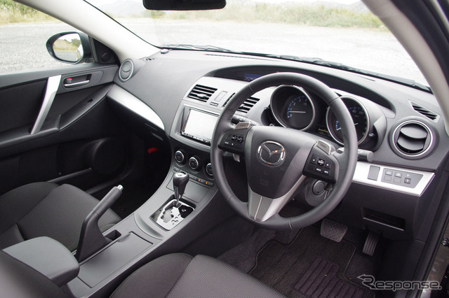 マツダ アクセラ SKYACTIV