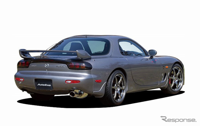 オートエグゼ「FD-04」を装着したRX-7