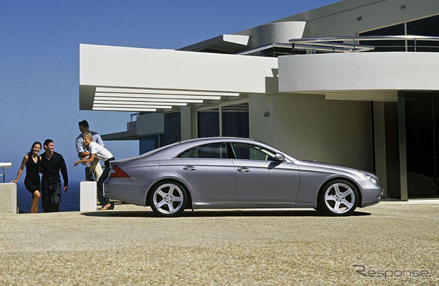 【ジュネーブモーターショー'04写真蔵】メルセデセスベンツ『CLS』…4ドアクーペ