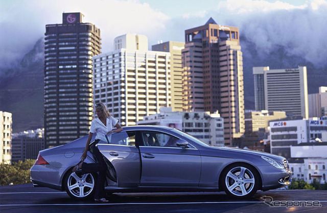 【ジュネーブモーターショー'04写真蔵】メルセデセスベンツ『CLS』…4ドアクーペ