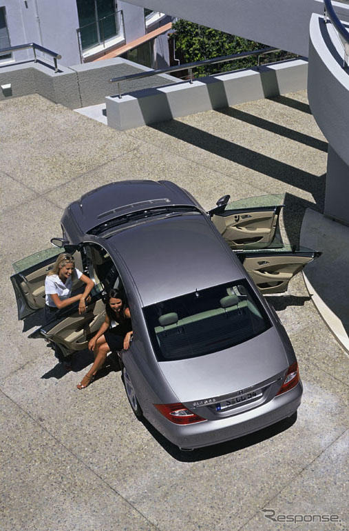 【ジュネーブモーターショー'04写真蔵】メルセデセスベンツ『CLS』…4ドアクーペ