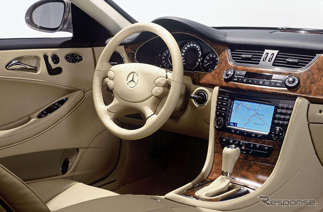 【ジュネーブモーターショー'04写真蔵】メルセデセスベンツ『CLS』…4ドアクーペ