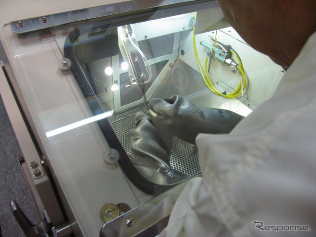 磨き作業のようす