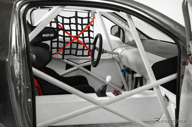 サイオンiQ(日本名:トヨタiQ)をエンジンミッドシップ、後輪駆動化したiQ-MR