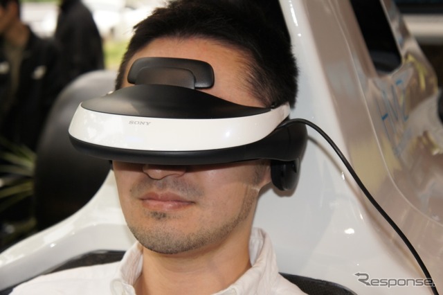 ソニーは、ヘッドマウントディスプレイ 「HMZ-T1」を発売前に先行体験できるイベントを東京青山で開催、会場にはフォーミュラマシンが登場した