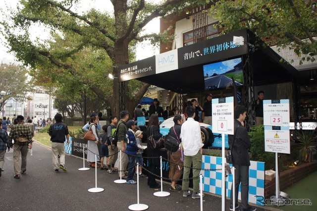 ソニーは、ヘッドマウントディスプレイ 「HMZ-T1」を発売前に先行体験できるイベントを東京青山で開催、会場にはフォーミュラマシンが登場した