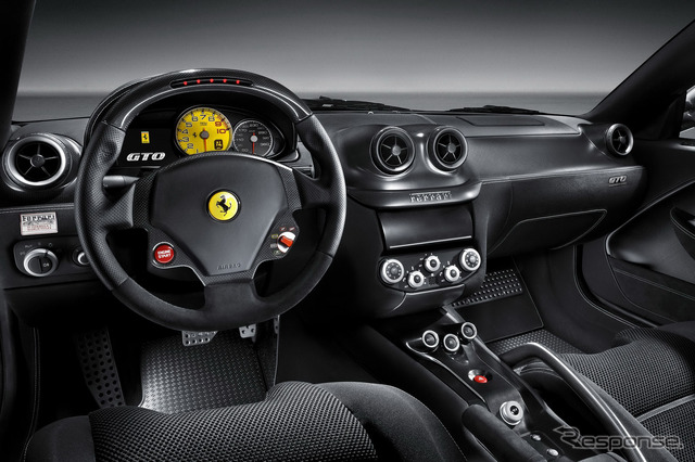 フェラーリ599（写真は2010年に限定発売された599GTO）