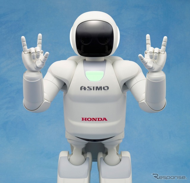 新型ASIMO (手話表現・アイラブユー)