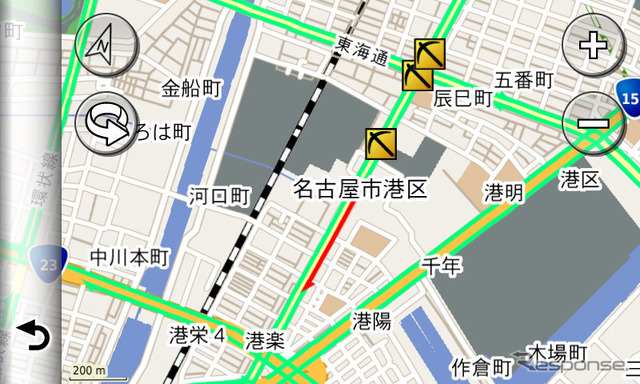 VICSを受信するとこのように表示される。赤が渋滞している道、緑が順調に流れている道、アイコンは工事中の場所だ。