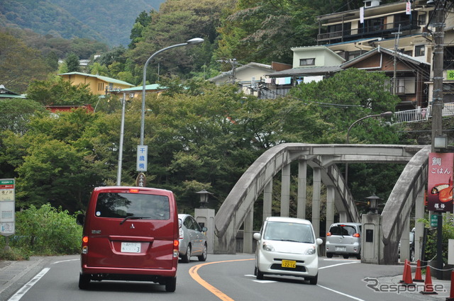 箱根の山へ