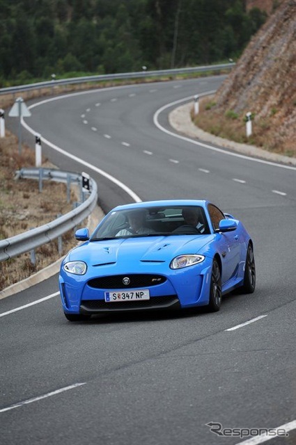 ジャガーXKR-S