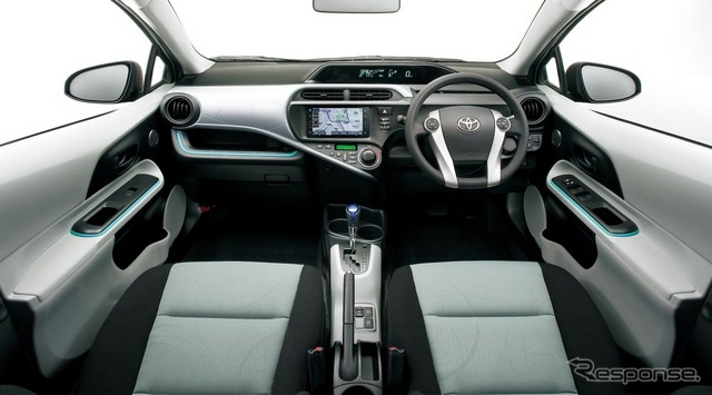 トヨタは、東京モーターショーでコンパクトモデルのハイブリッドカーを初公開する（写真：トヨタ アクア）