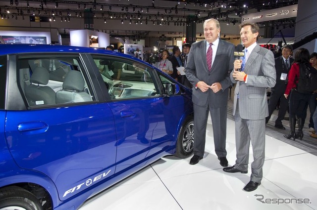2012年夏、米国カリフォルニア州などで発売されるホンダフィットEV(ロサンゼルスモーターショー11)