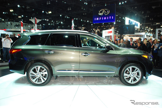 日産の高級車ブランド、インフィニティが2012年春に米国で発売する大型クロスオーバー、JX（ロサンゼルスモーターショー11）