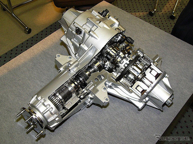 次期ホンダ『レジェンド』…スポーツカーと競合するドライビング