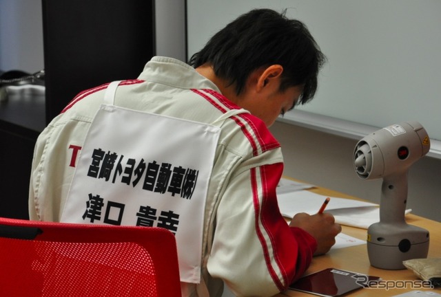 競技会初日の18日は、筆記試験とカラーリーディングが行なわれた