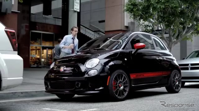 フィアット500の高性能モデル、アバルト500の米国CM(動画キャプチャー)
