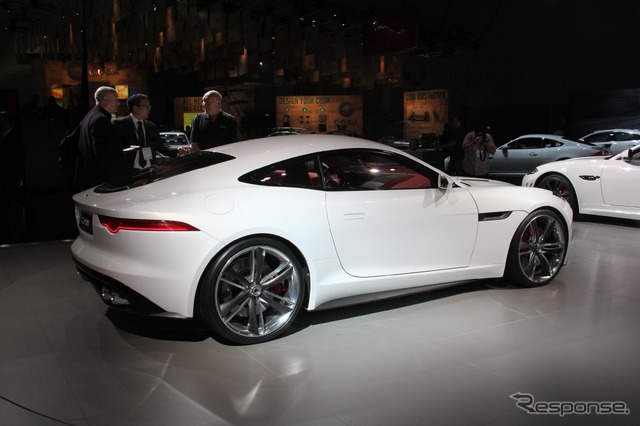 ジャガーのハイブリッドスポーツカーコンセプト、C-X16(ロサンゼルスモーターショー11)