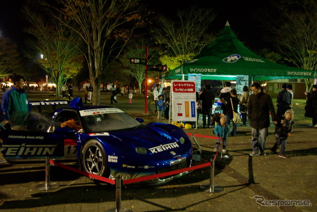 ひろげよう、元気の輪 エンジョイホンダもてぎ。会場にはレーシングカーが多数展示。自由に触れられ、記念撮影可能なものも多数。