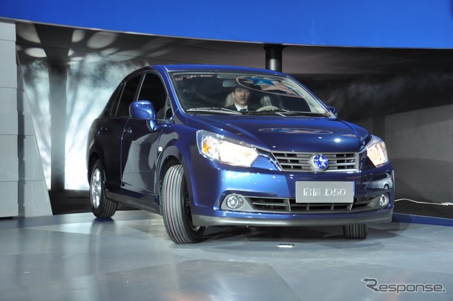 東風日産の自主ブランドモデル、ヴェヌーシアD50（広州モーターショー11）