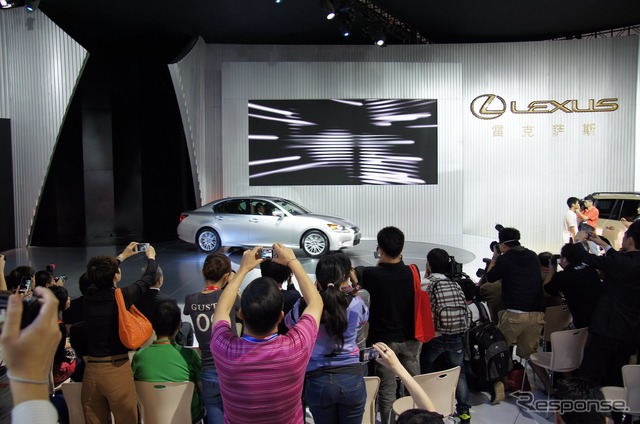 【広州モーターショー11】レクサス GS 新型…2.5リットルV6が存在した