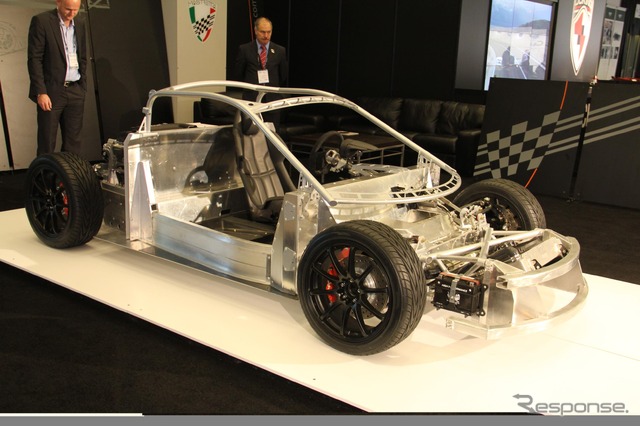 メキシコのマストレッタ社の軽量ミッドシップスポーツカー、MXT（ロサンゼルスモーターショー11）