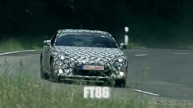 トヨタFT-86のプロトタイプに試乗するトヨタ自動車の豊田章男社長（動画キャプチャー）