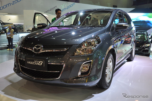 Mazda8(日本名:MPV。ジャカルタモーターショー11)