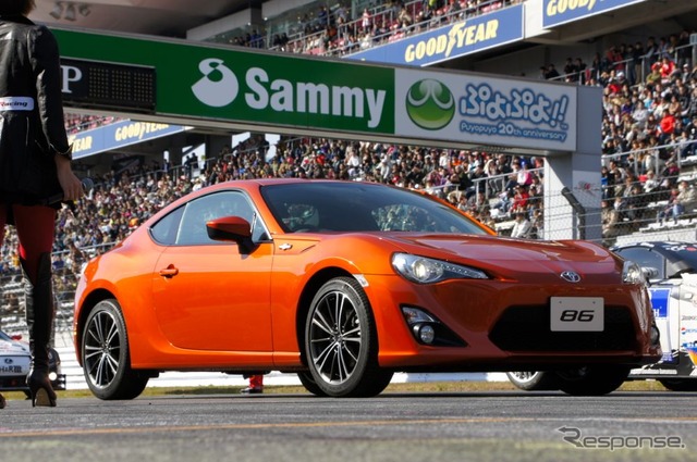 トヨタ、新型FRスポーツの車名は「86(ハチロク)」に決定