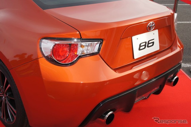 トヨタ、新型FRスポーツの車名は「86(ハチロク)」に決定