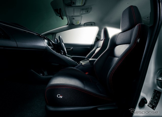 トヨタ プリウス G's専用スポーティシート(運転席・助手席)&G's専用スエード調シート表皮(全席)