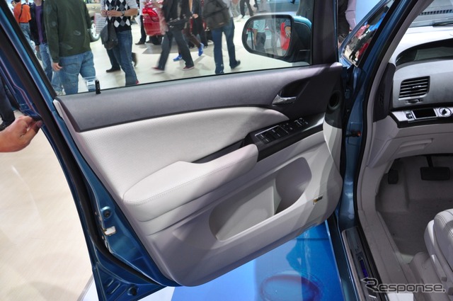 広州モーターショー11 BYD e6 先行者
