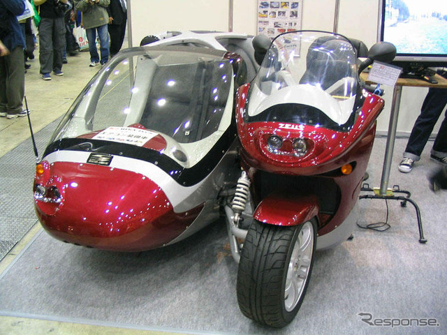 【東京モーターサイクルショー04】まさにサイド「カー」…メガゼウス
