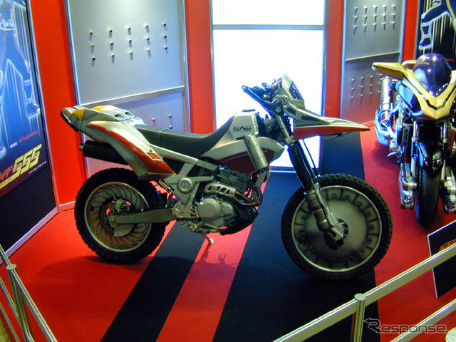 【東京モーターサイクルショー04】写真蔵…日本最大規模のバイクイベント