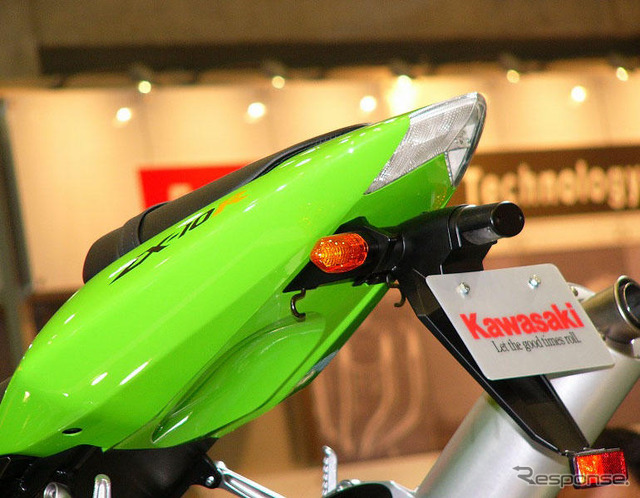 【東京モーターサイクルショー04】写真蔵…日本最大規模のバイクイベント