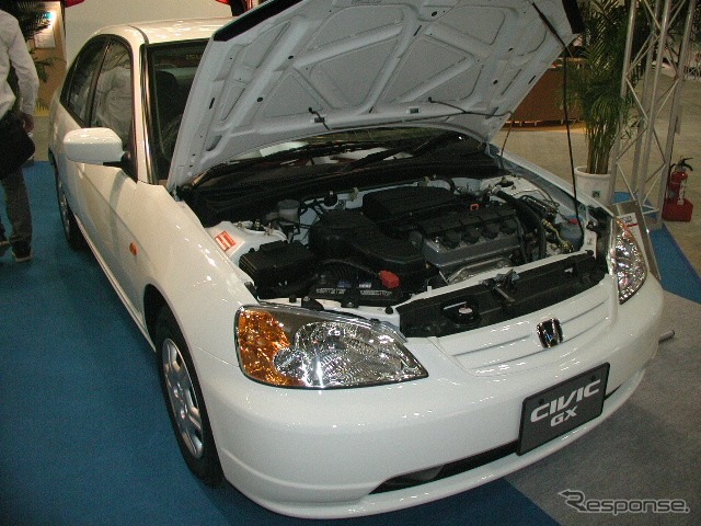 自分でやる! ---ホンダがCNG車普及、インフラ整備のために……