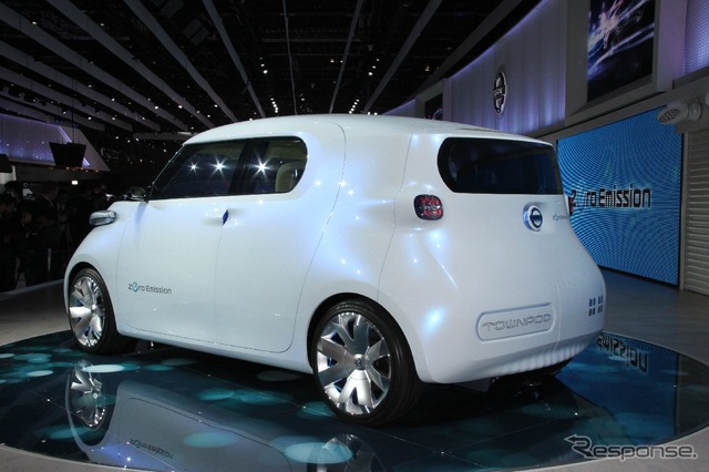 【東京モーターショー11】カピバラさんの背中はキリンが乗れる仕様です---日産