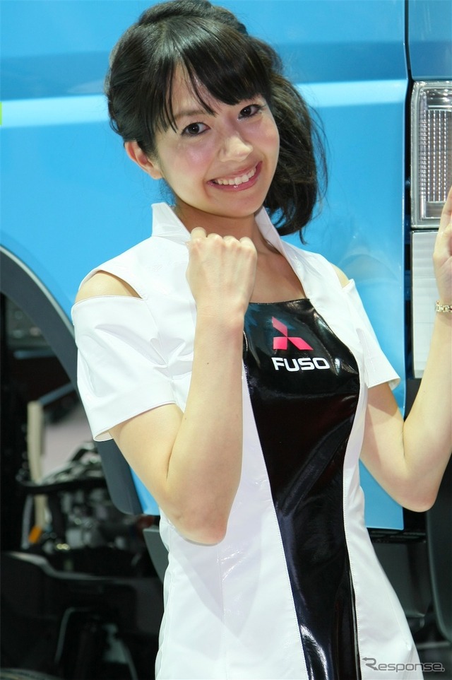 三菱ふそうトラック コンパニオン(東京モーターショー11)