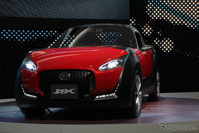 樹脂ボディを積極採用したダイハツ『D-X』(東京モーターショー11)