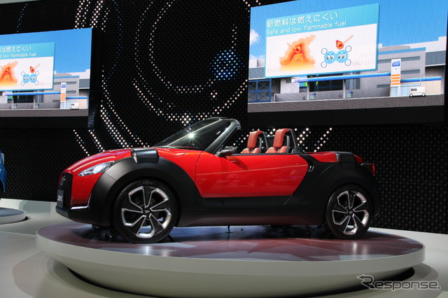 樹脂ボディを積極採用したダイハツ『D-X』(東京モーターショー11)