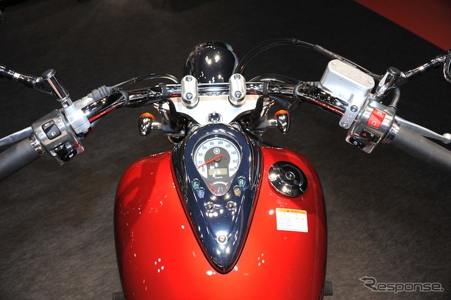 ヤマハ XVS400ドラッグスター(東京モーターショー11)