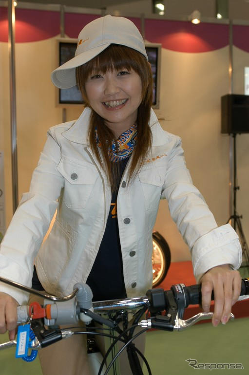 【東京モーターサイクルショー04】コンパニオン写真蔵…まだあるのよ