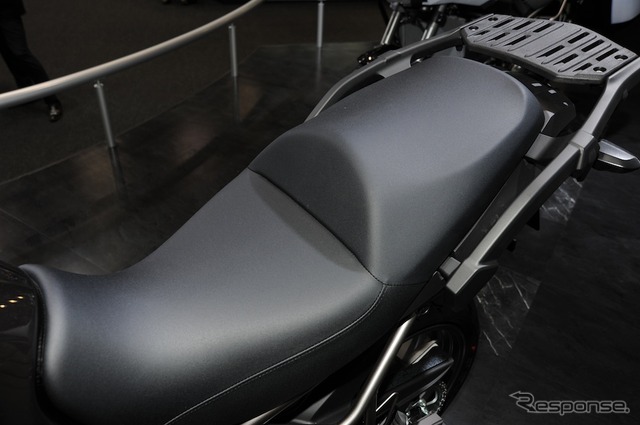 カワサキ Versys1000(東京モーターショー11)