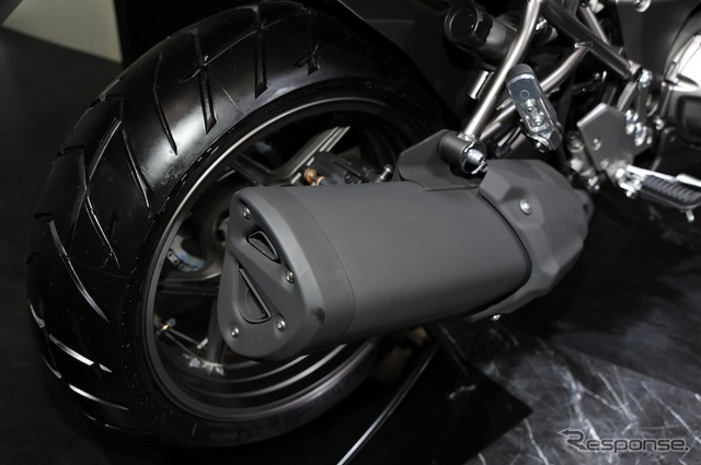 カワサキ Versys1000(東京モーターショー11)