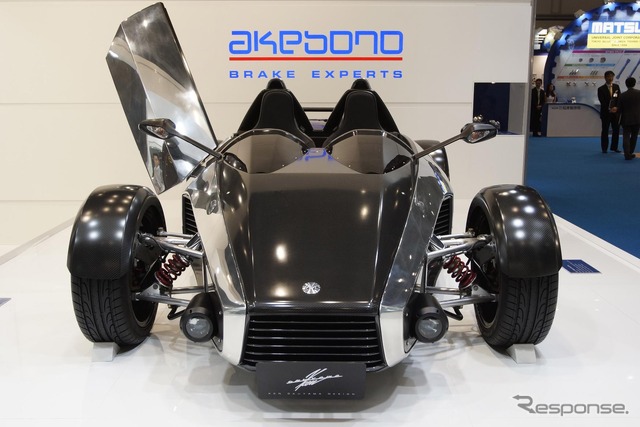 KEN OKUYAMAのスポーツカー、K.O7(東京モーターショー11)