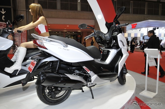 KYMCO K-XCT 300i(東京モーターショー11)