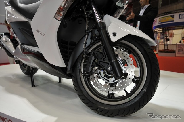 KYMCO K-XCT 300i(東京モーターショー11)