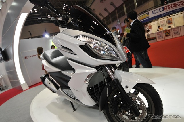 KYMCO K-XCT 300i(東京モーターショー11)